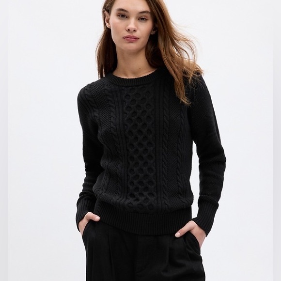 GAP Sweaters - GAP Black Cable knit chic sweater M
